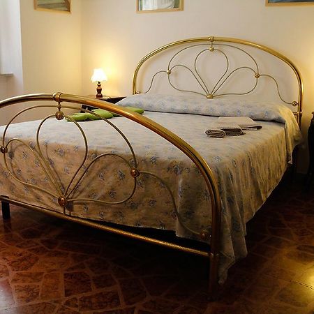 Cisanello Guesthouse ピサ エクステリア 写真